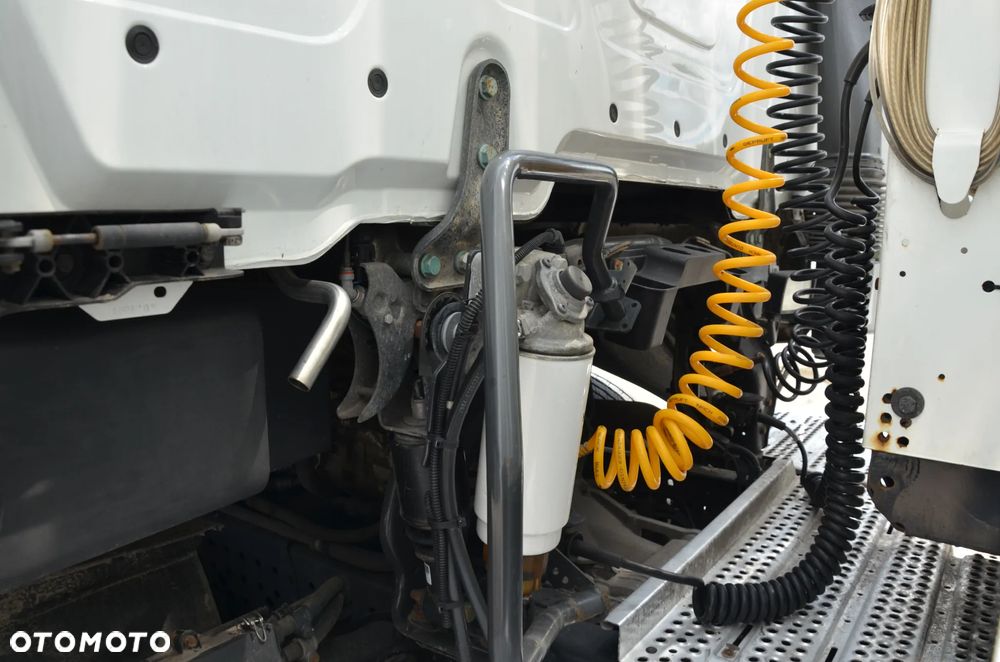 Mercedes-Benz ACTROS MP4 - 8