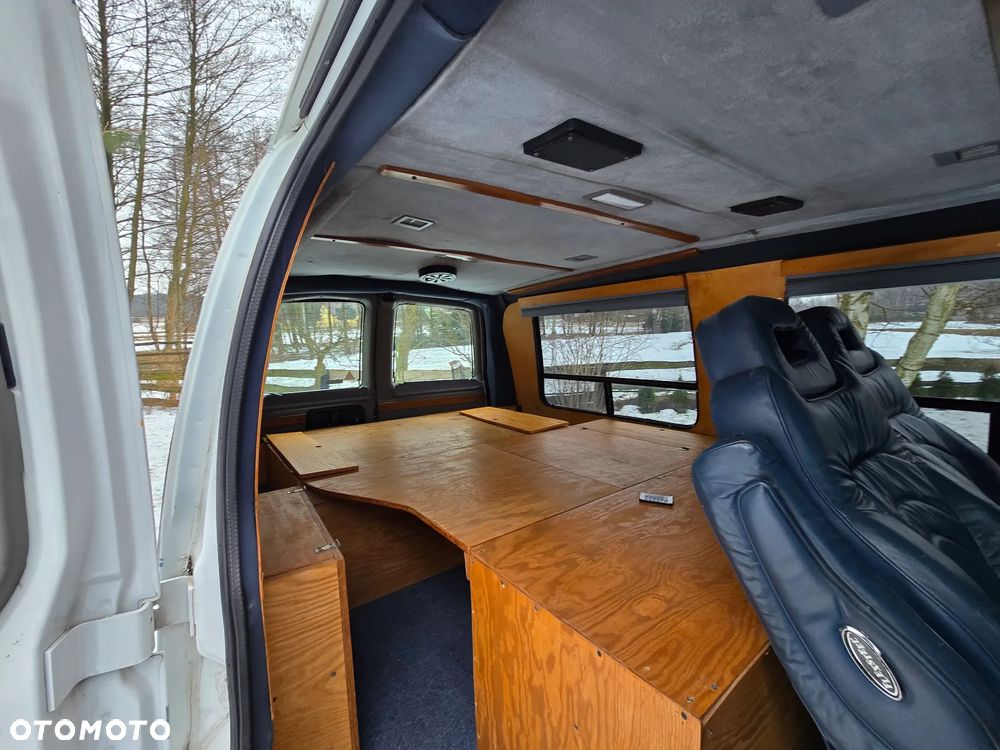 Chevrolet Chevy Van - 10