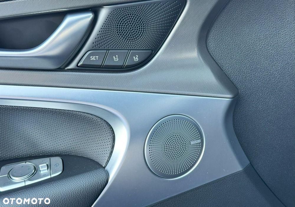 Genesis G70 - 20