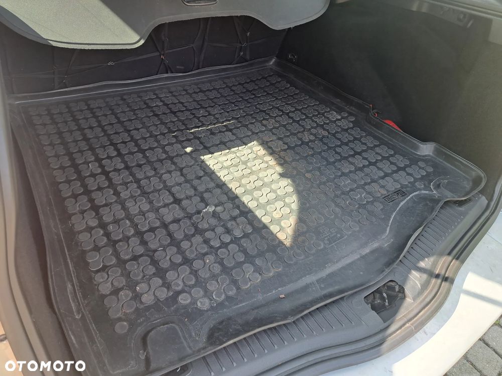 Ford Mondeo 2.0 TDCi Ambiente - 18