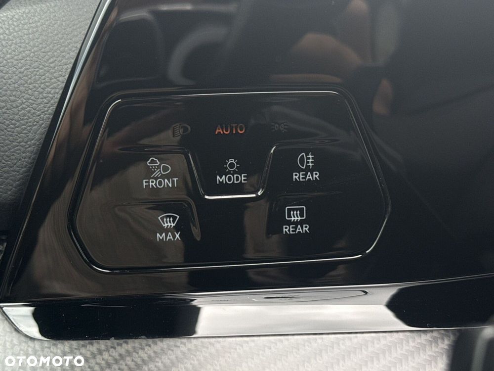 Volkswagen Golf - 11