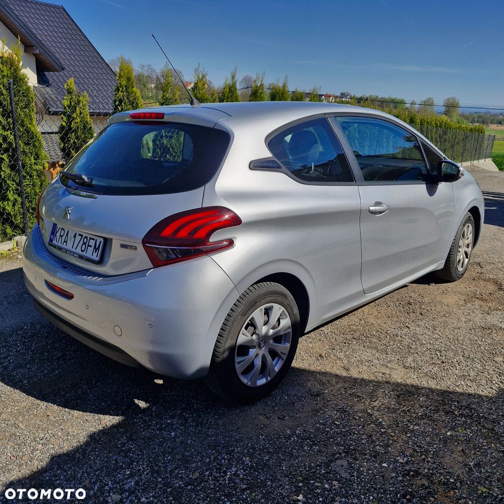 Peugeot 208 - 3