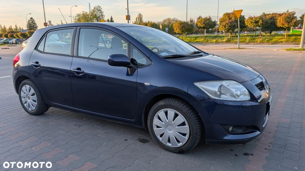 Toyota Auris 1.6 VVT-i Team - 1