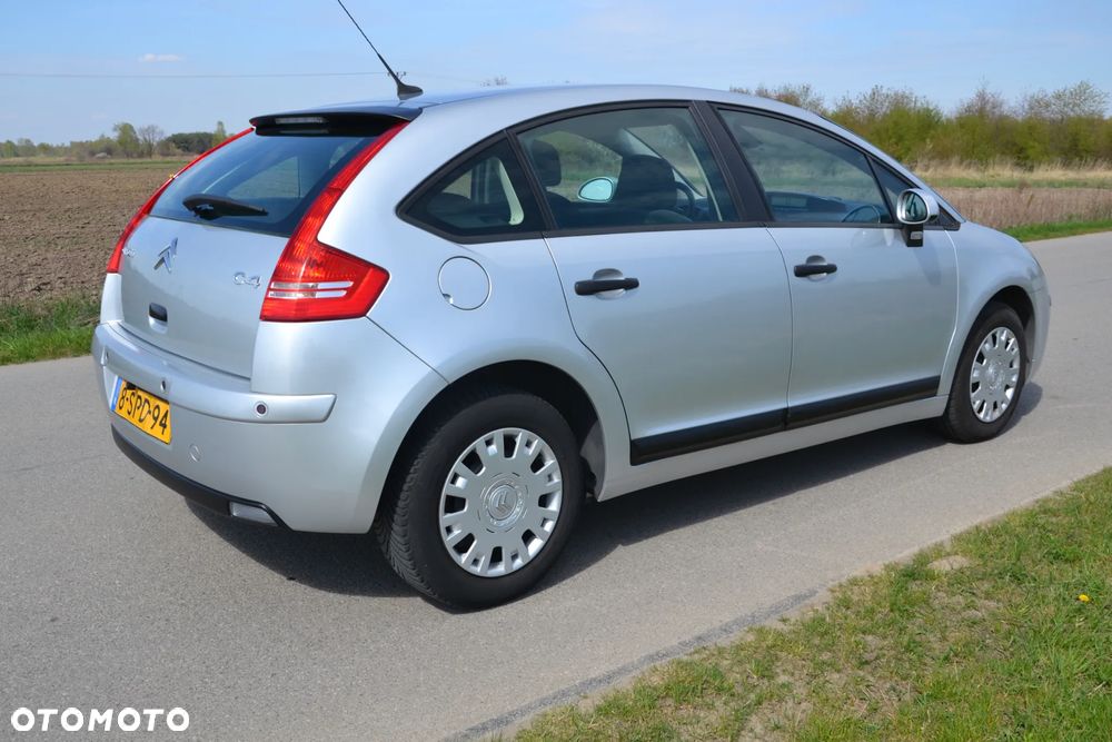 Citroën C4 1.4 16V Style - 7
