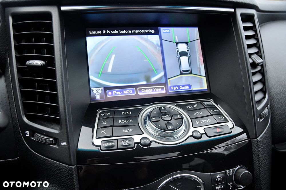 Infiniti QX70 3.0d S - 18