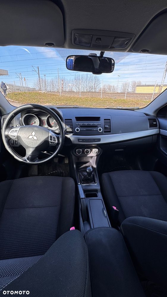 Mitsubishi Lancer - 8