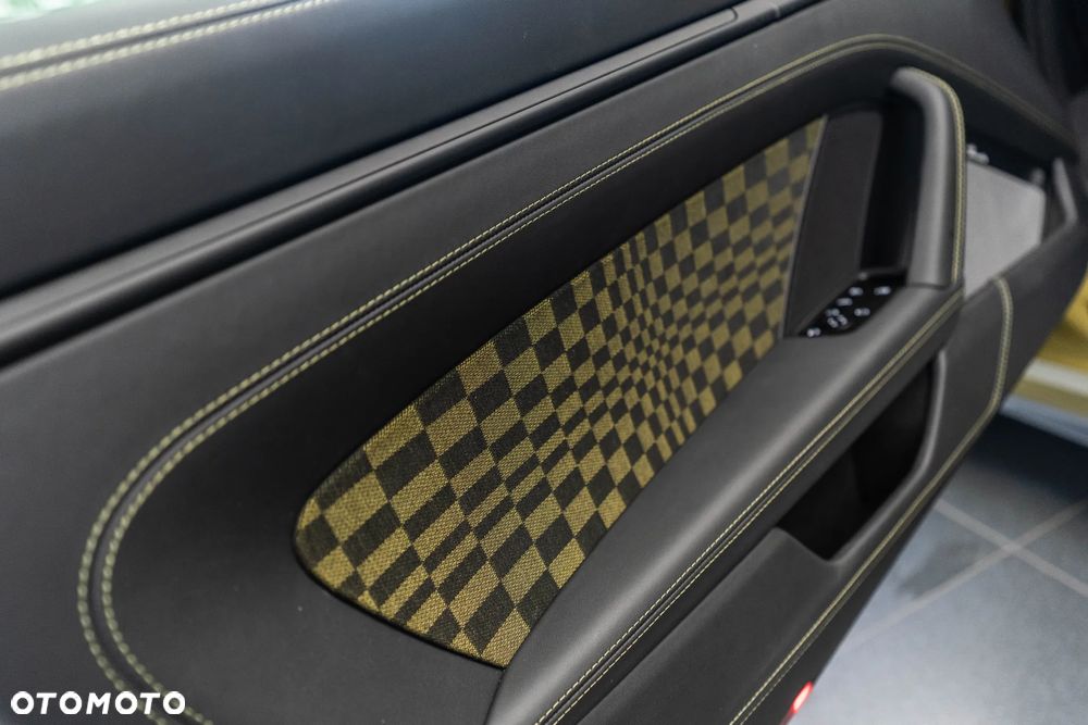 Porsche 911 Carrera T-Hybrid Spirit 70 - 38