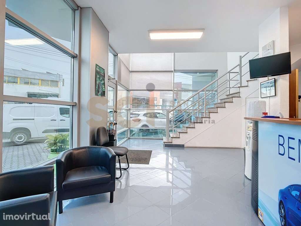 Armazém Industrial | Santa Marta do Pinhal | 1089 m2 Área - Grande imagem: 4/55