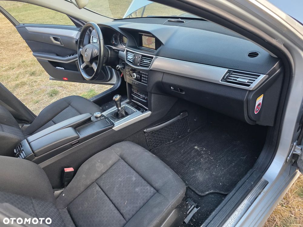 Mercedes-Benz Klasa E 200 CDI Elegance - 23
