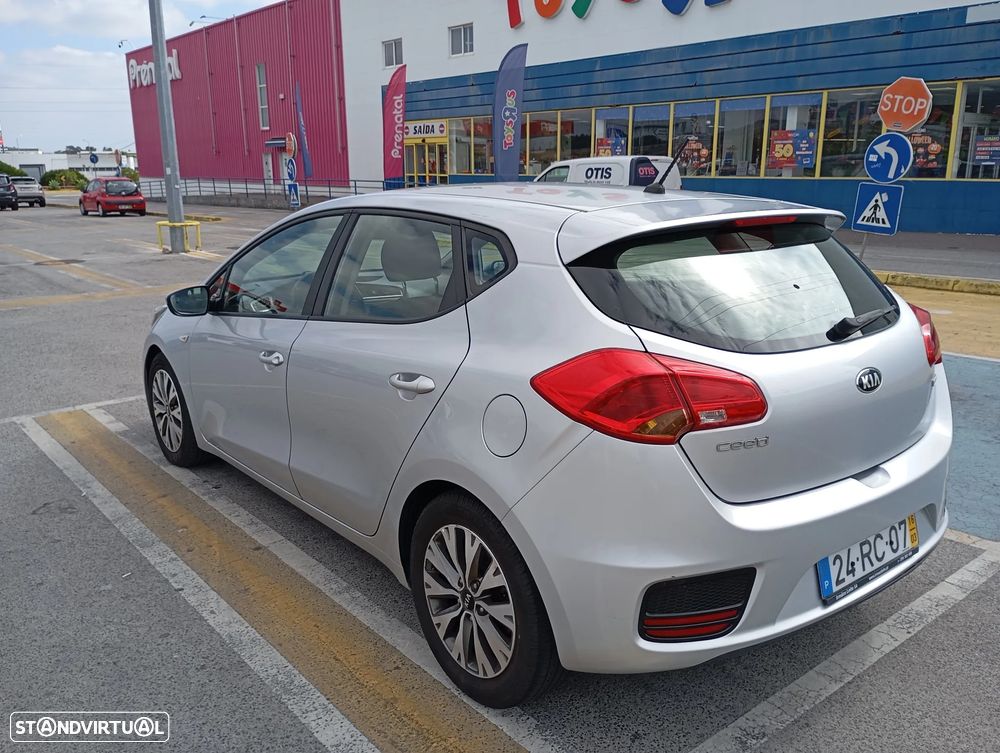 Kia Ceed 1.6 CRDi Nav Line - 4