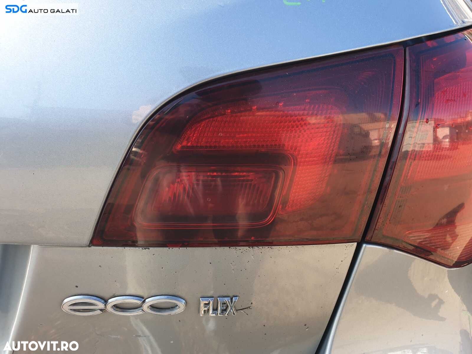 Stop Lampa Tripla Dreapta de pe Hayon Haion Portbagaj Opel Astra J Facelift Break Caravan Combi 2009 - 2016 [C3179] - 1