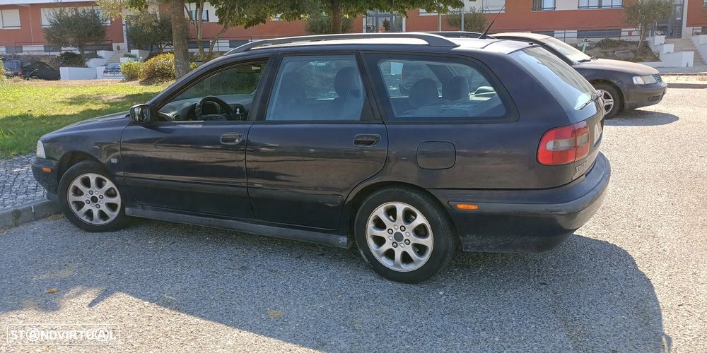 Volvo V40 2.0 T - 4