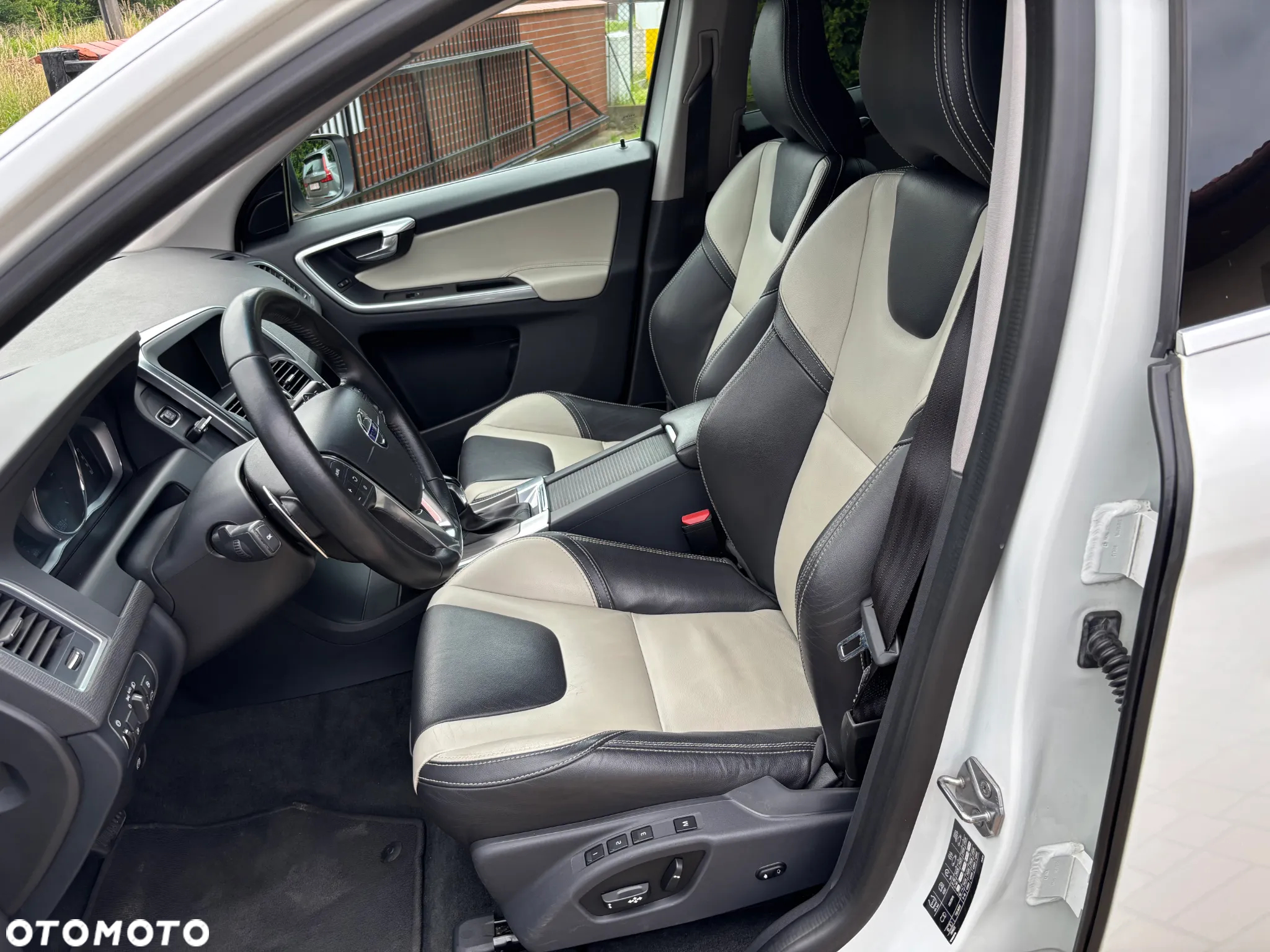 Volvo XC 60 D4 AWD Summum - 14