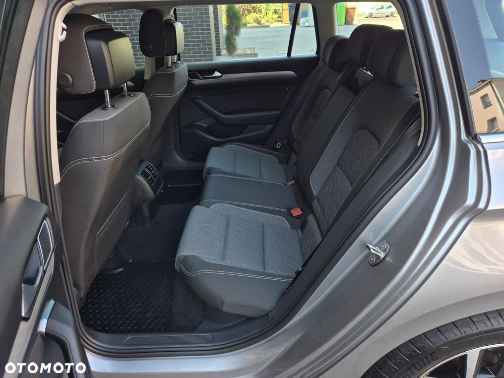 Volkswagen Passat 2.0 TDI SCR Comfortline - 20