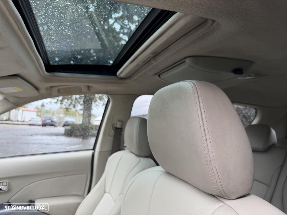 Mitsubishi Outlander 2.0 DI-D Intense 4WD - 14