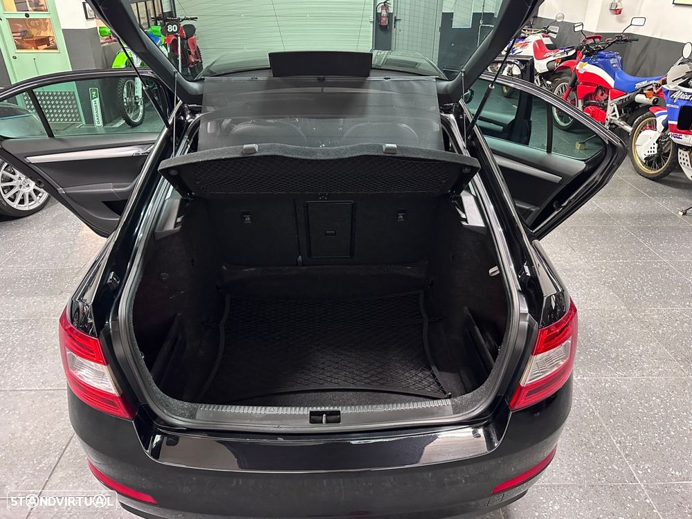 Skoda Octavia 2.0 TDI Sportline - 17