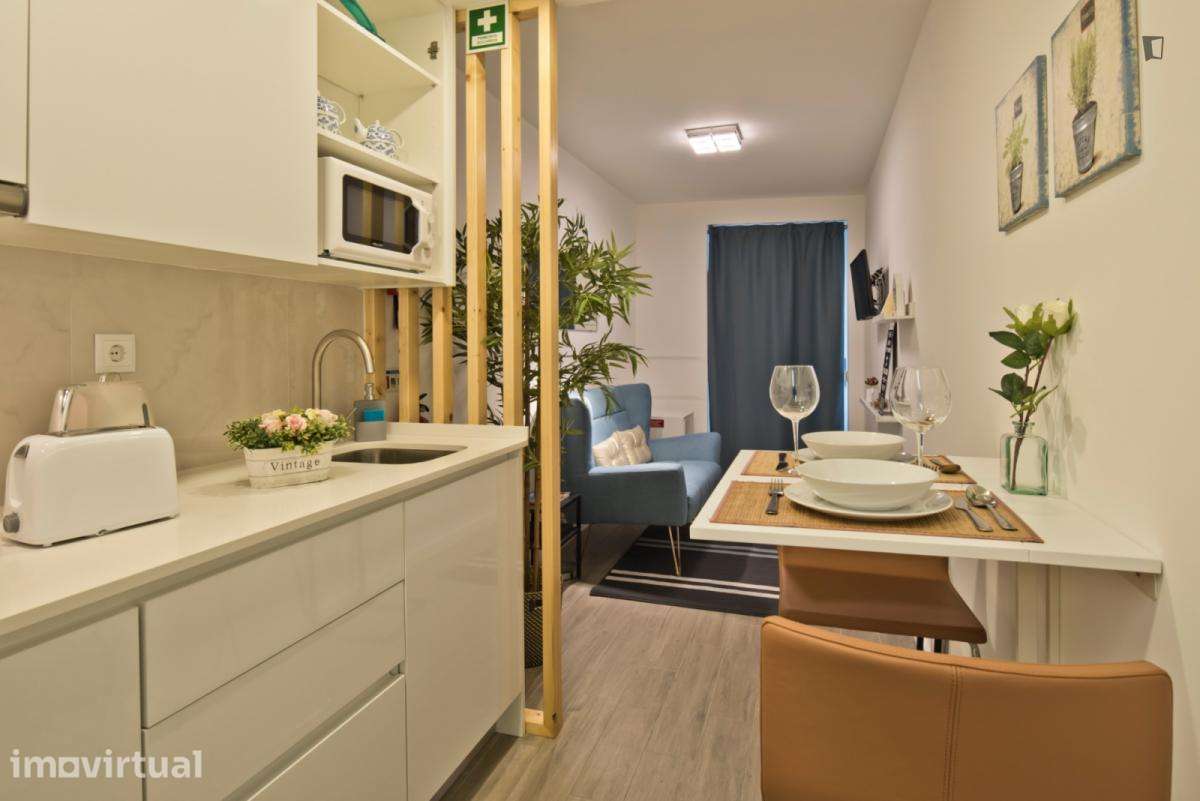 Apartamento com 1 quartos - localizado em Princípe Real Lisbon - Grande imagem: 5/35