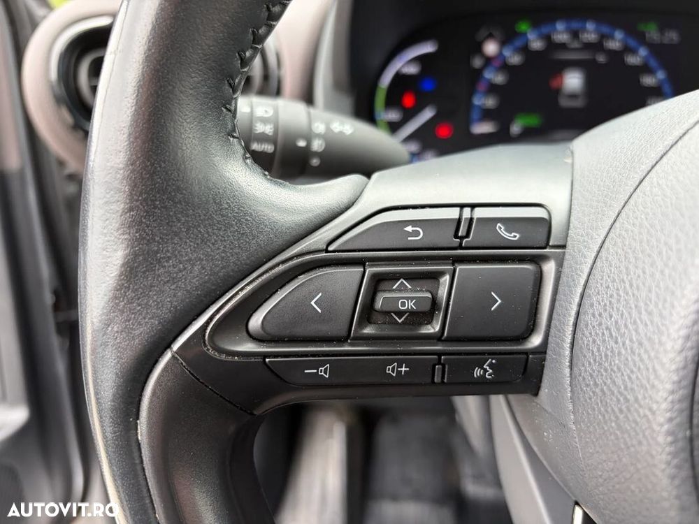 Toyota Yaris Cross 1.5 VVT-i HSD 4x4 Exclusive Elegant - 22