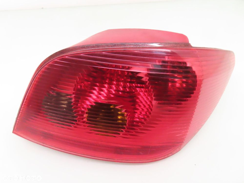 LAMPA PRAWA TYLNA PEUGEOT 307 HB - 1