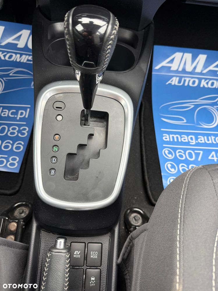 Toyota Yaris Hybrid 100 Active EU6 - 25