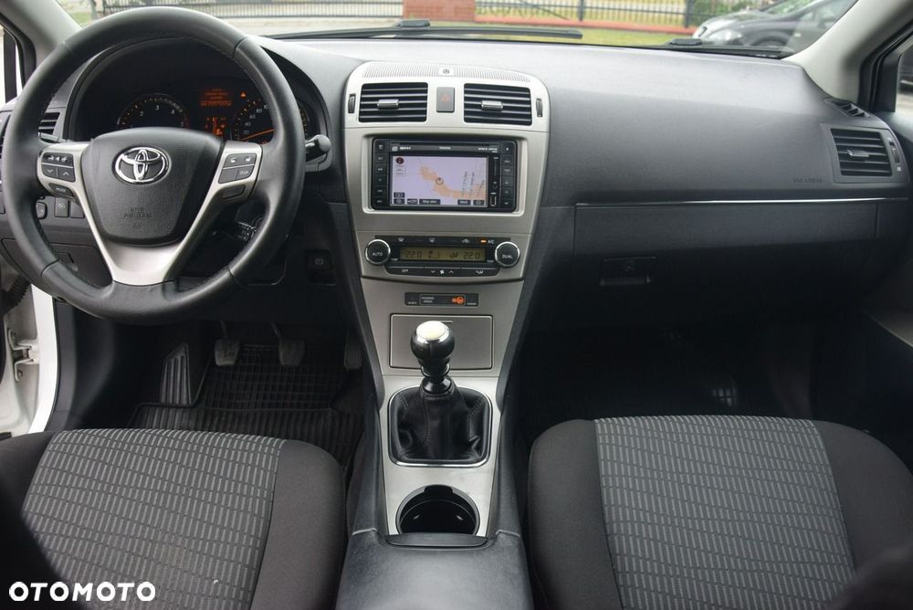 Toyota Avensis - 29