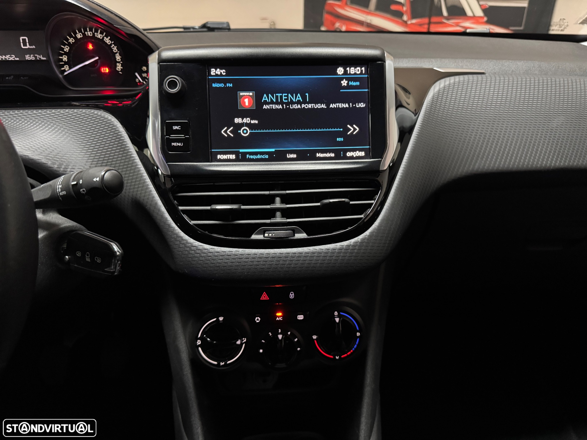 Peugeot 208 1.6 BlueHDi Style - 8
