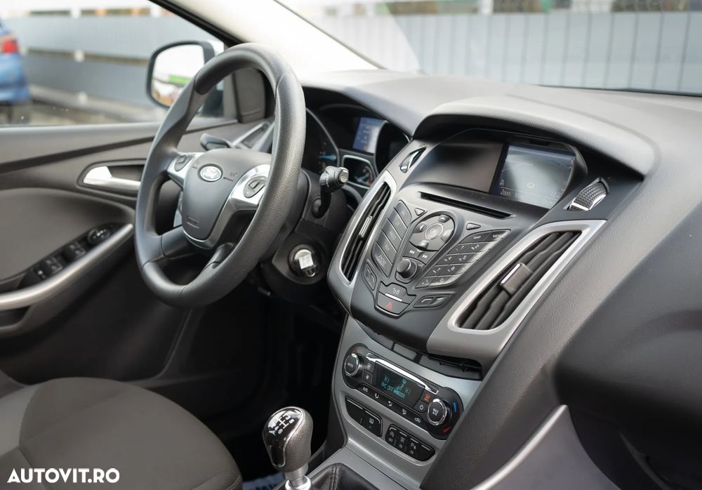 Ford Focus 1.6 TDCI DPF Champions Edition - 13