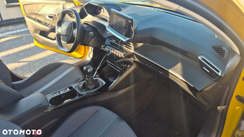 Peugeot 208 PureTech 100 Allure - 22