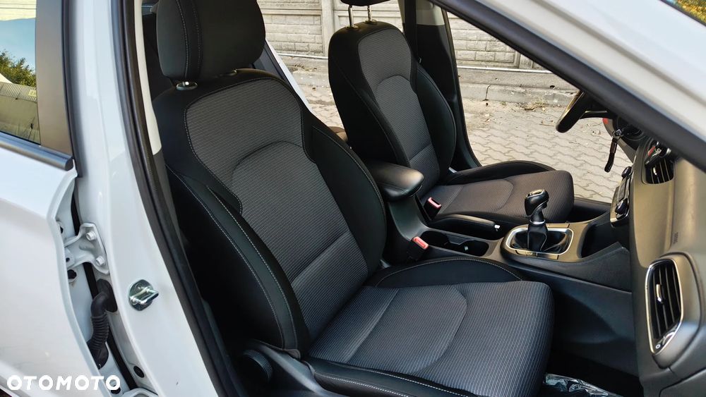 Hyundai i30 1.5 DPI Modern - 35