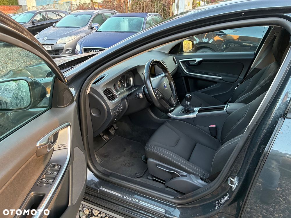 Volvo V60 D2 Base - 8
