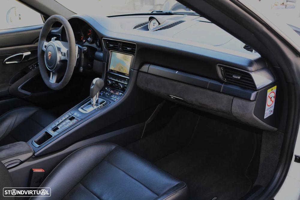 Porsche 911 (991) Carrera 2 GTS PDK - 55