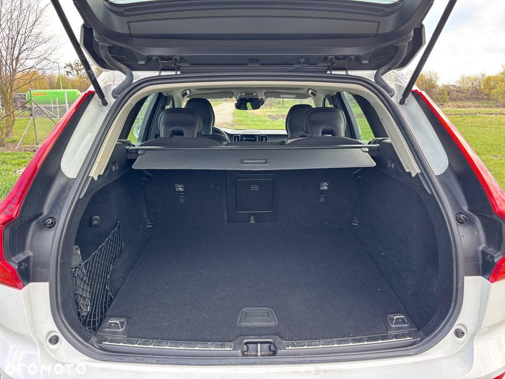 Volvo XC 60 B4 B Momentum - 18