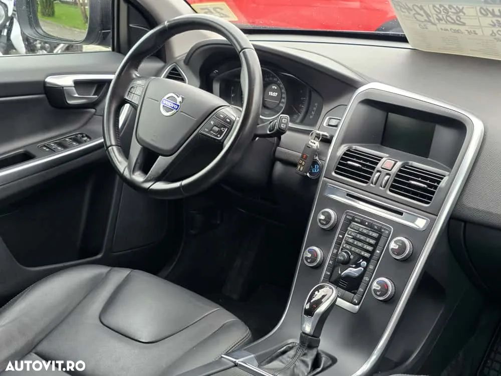 Volvo XC 60 D3 Geartronic Summum - 8