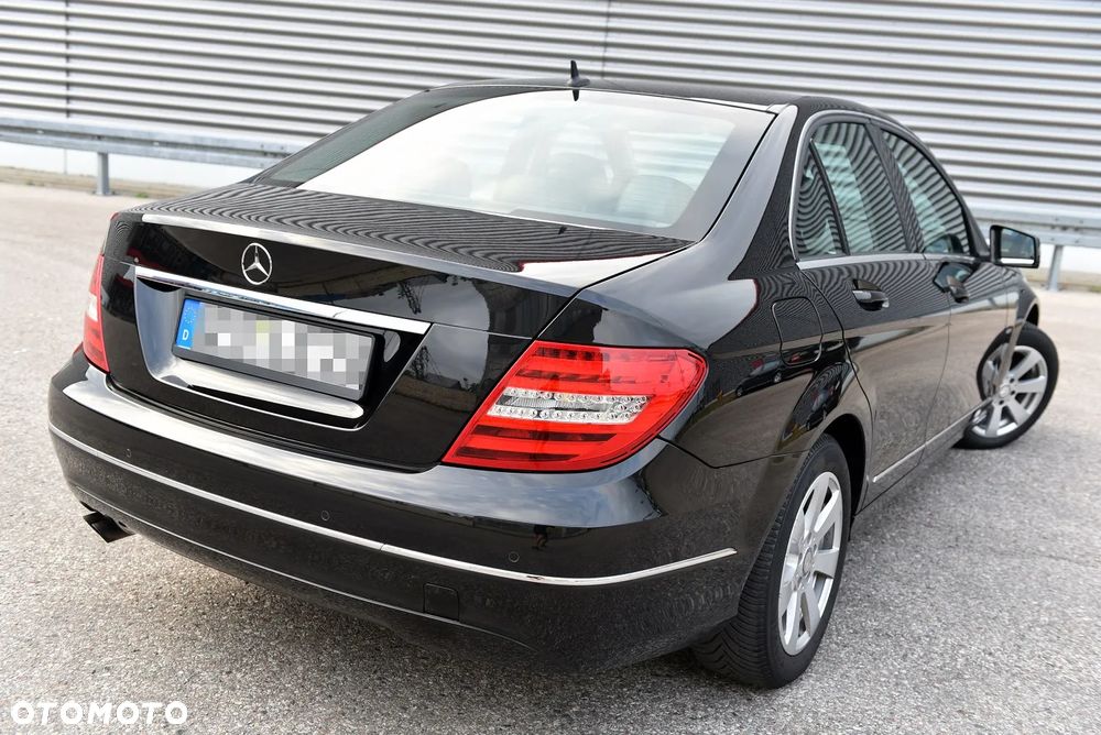 Mercedes-Benz Klasa C 180 BlueEFFICIENCY Avantgarde - 8