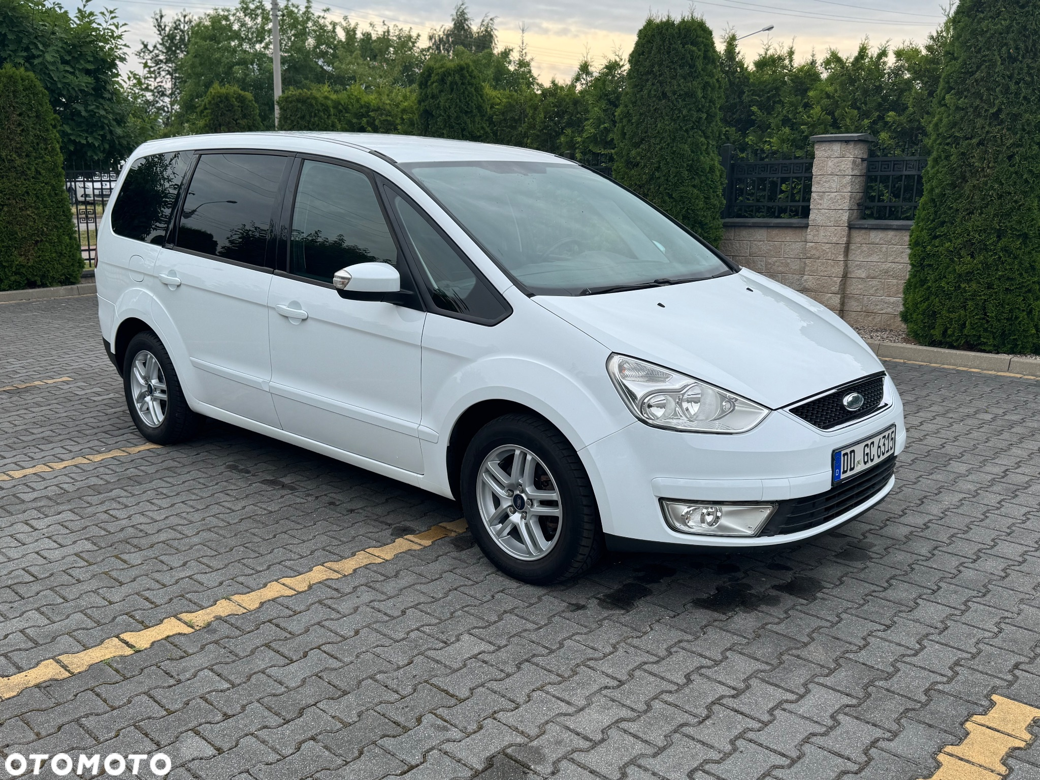 Ford Galaxy 2.0 Concept - 8