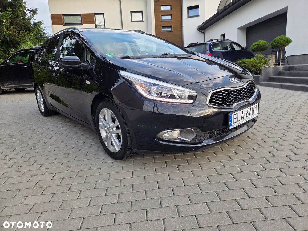 Kia Ceed 1.6 GDI Dream Team Edition - 10