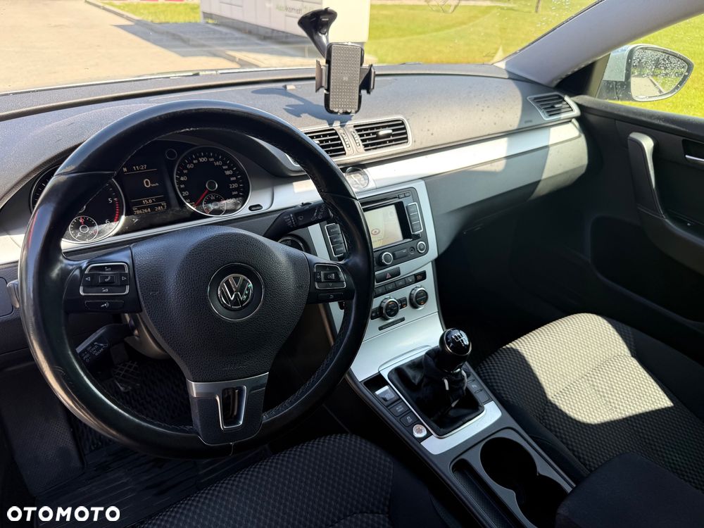 Volkswagen Passat 1.6 TDI Comfortline - 33