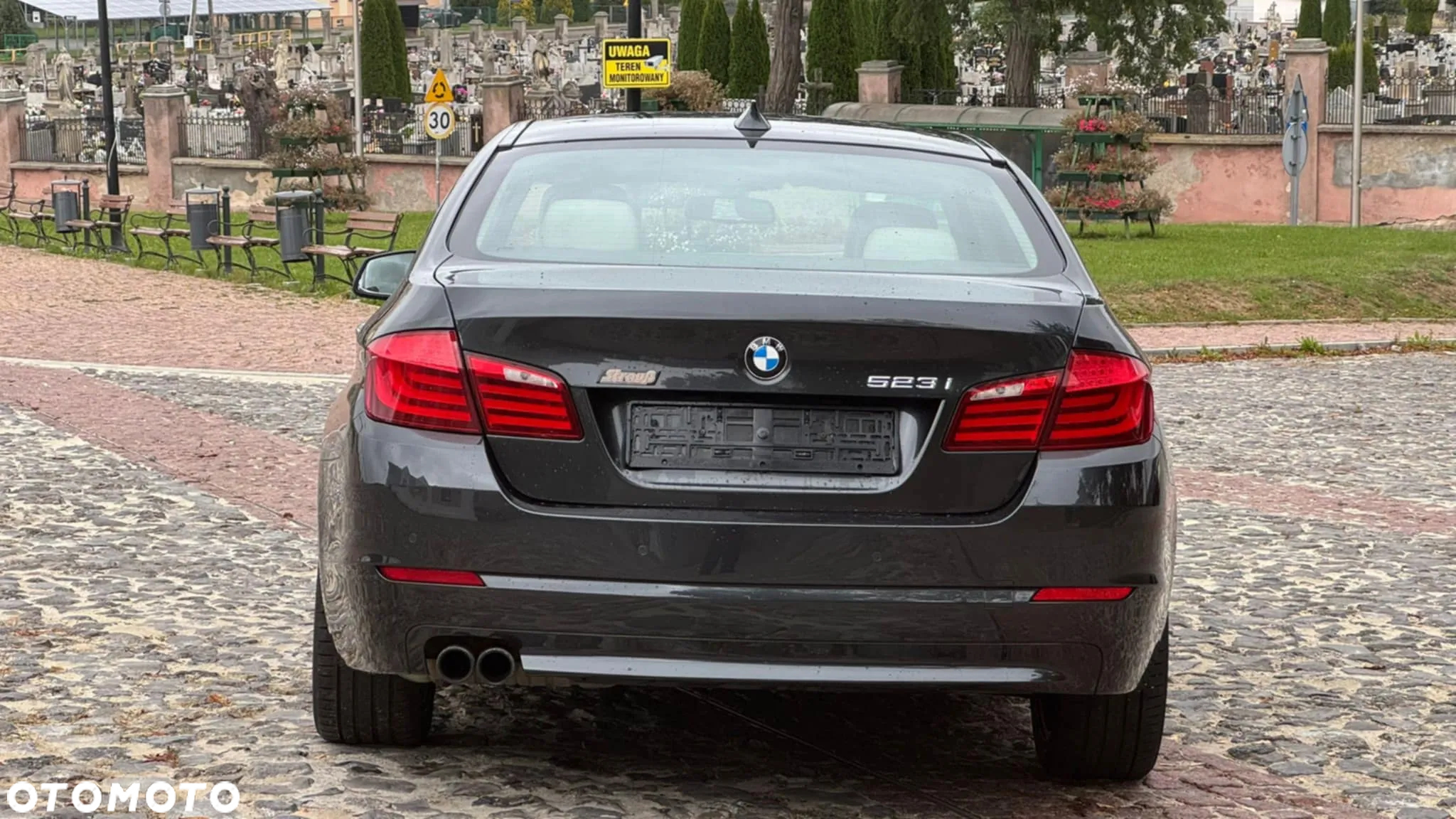 BMW Seria 5 523i Touring - 13