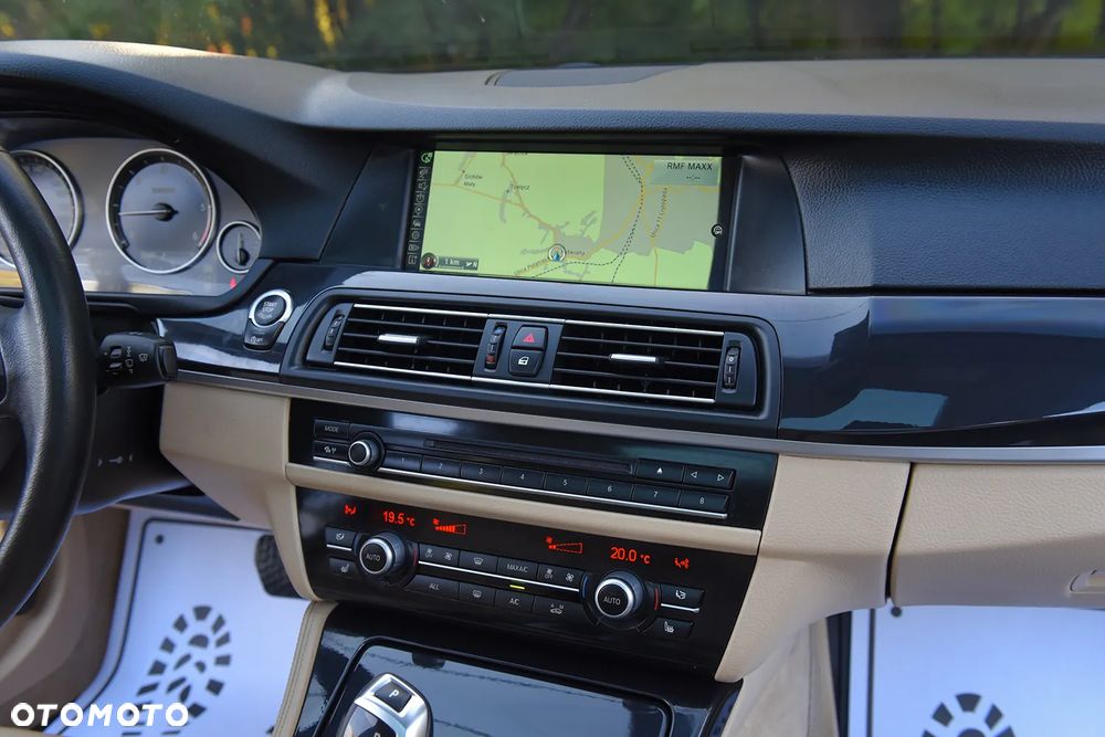 BMW Seria 5 525d Luxury Line - 37