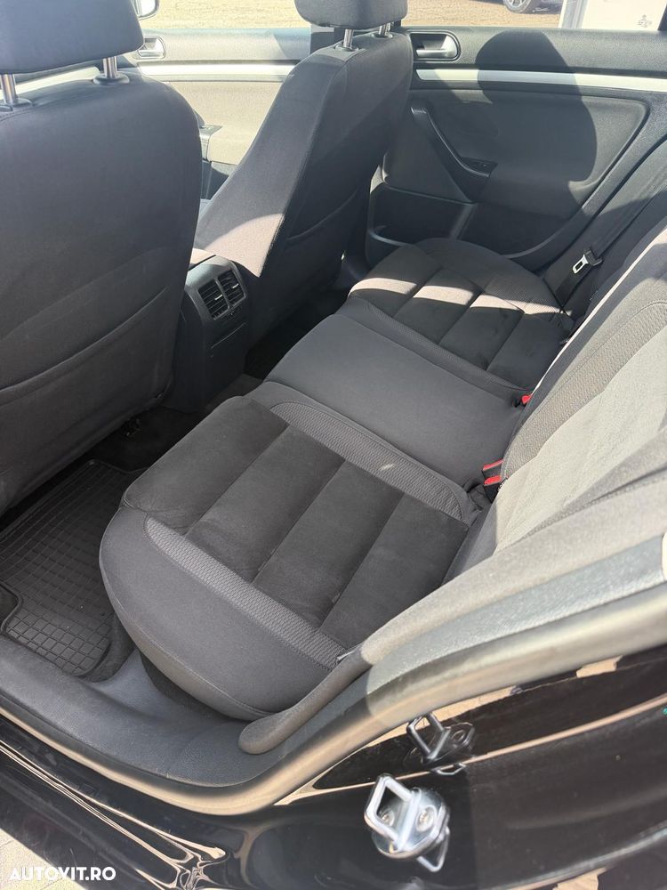 Volkswagen Golf 2.0 TDI DPF Style - 7