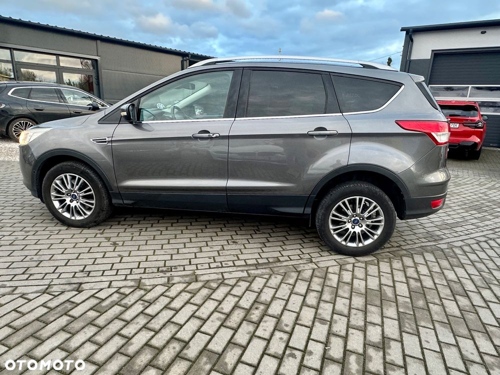 Ford Kuga 2.0 TDCi 2x4 Titanium - 4