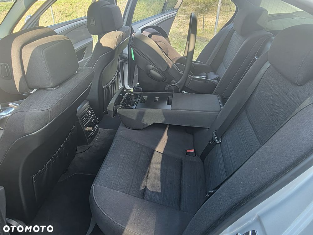 BMW Seria 5 525i - 11