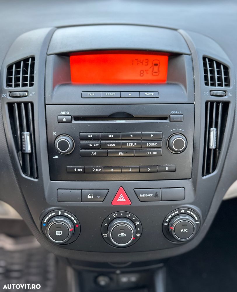 Kia Ceed 1.4 GSL BEST - 12