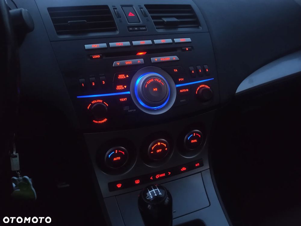 Mazda 3 - 8