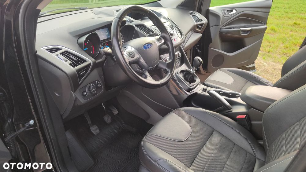 Ford Kuga 2.0 TDCi 4x4 Titanium - 25