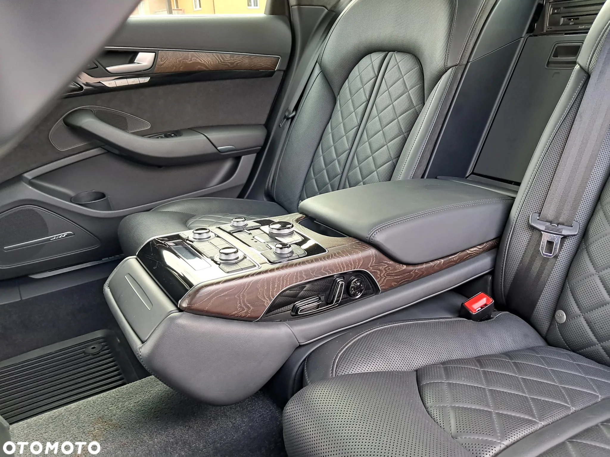 Audi A8 4.0 TFSI L Quattro - 33
