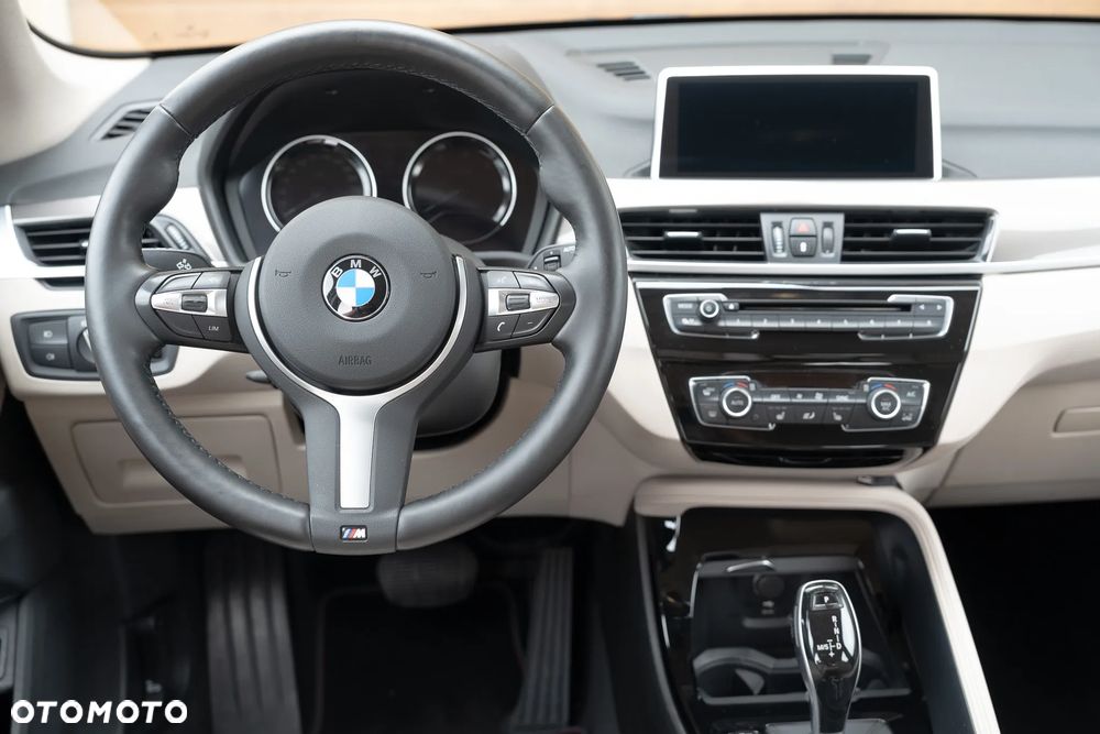 BMW X1 xDrive20d Sport Line - 18