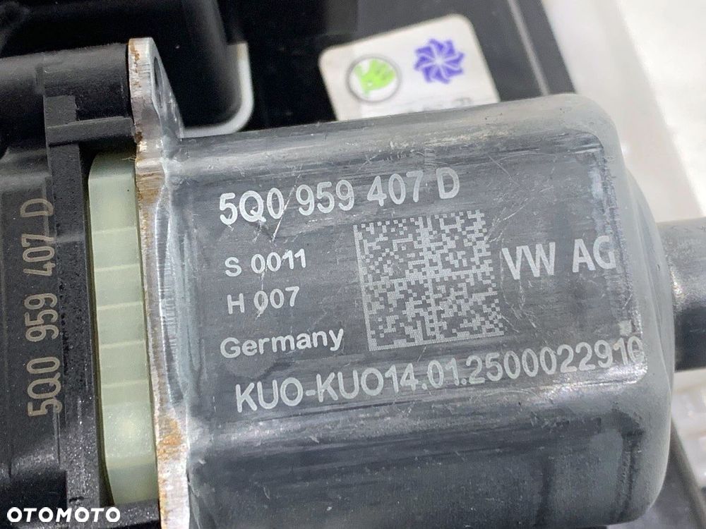 PODNOŚNIK SZYBY LEWY TYŁ  SKODA KAMIQ (NW4) 2019 - 2022 1.5 TSI 110 kW [150 KM] benzyna 2019 - - 4