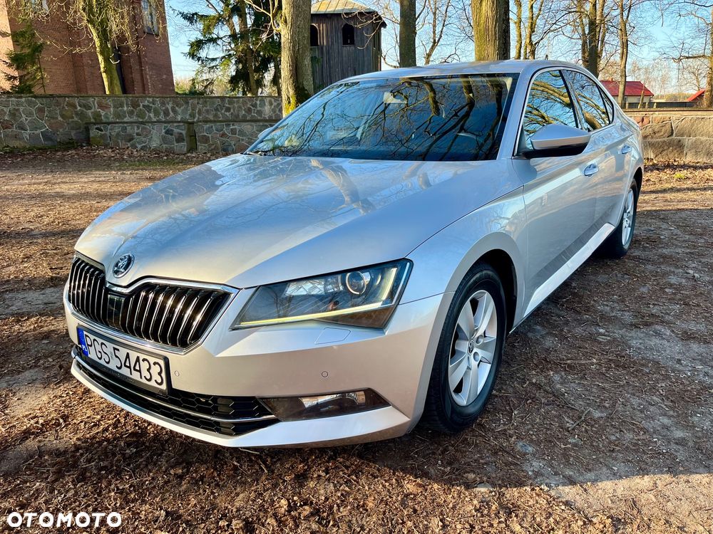 Skoda Superb 2.0 TDI Sportline DSG - 1