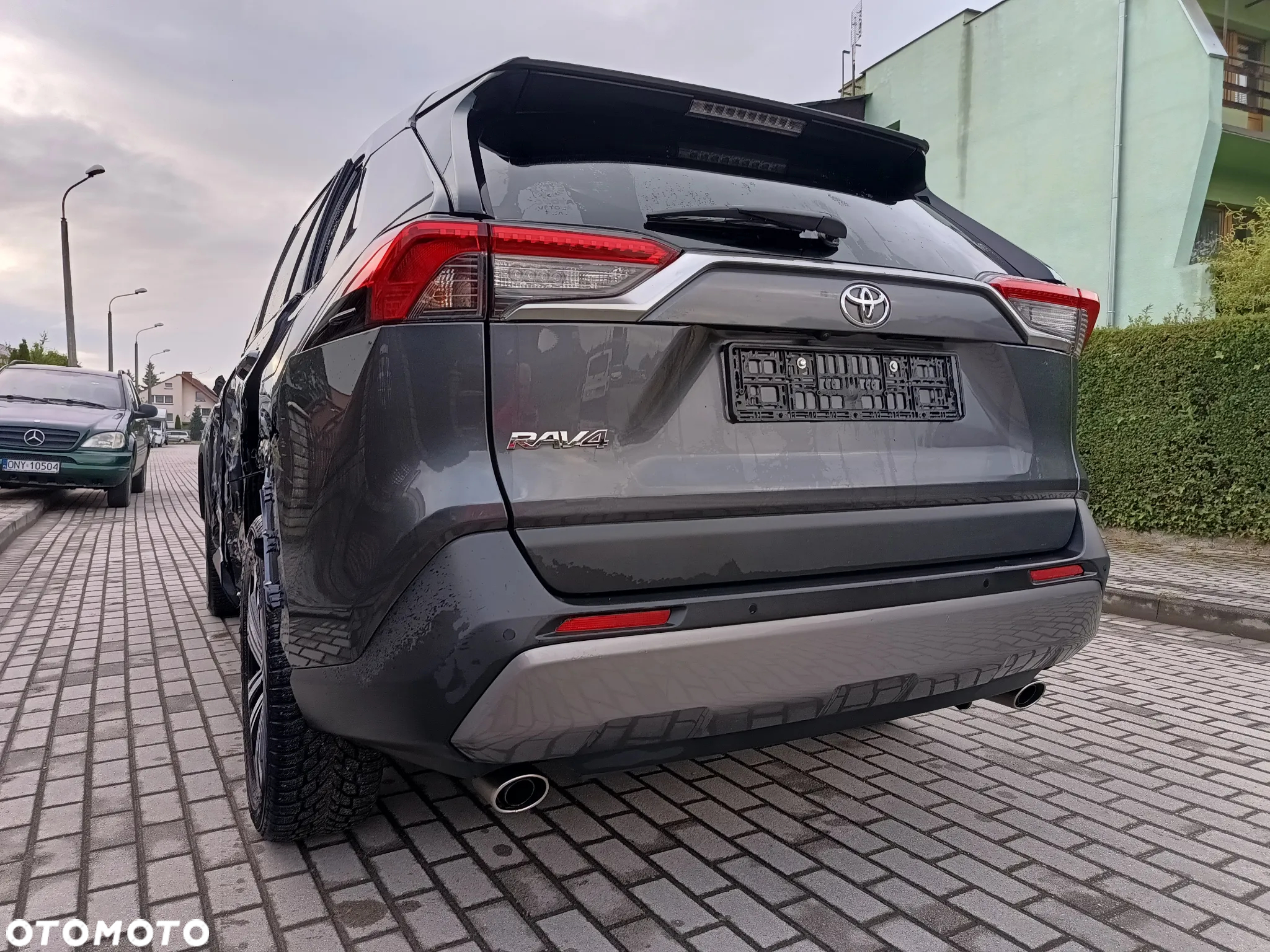 Toyota RAV4 - 8